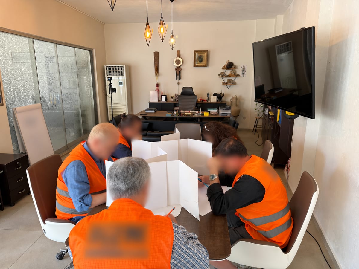 Muğla Bodrum'daki Emlak ve Galeri MYK sınavında adayların anonimleştirilmiş genel salon görünümü